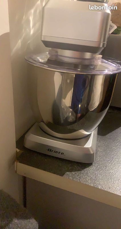 Robot multifonction (image 1)