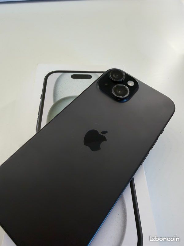 Iphone 15 , 128 GO , Très Bon etat (image 4)