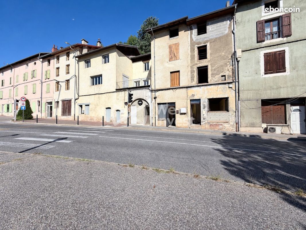 Maison 7 pièces 160 m² · à Saint-Marcellin · 160 m² · 105 000 €