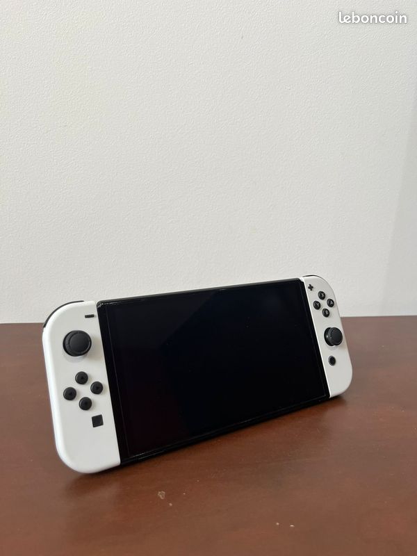 Nintendo Switch Oled + jeu & accéssoires (image 4)