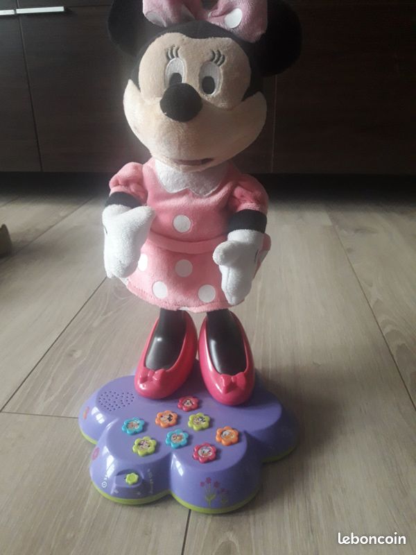 Poupée Minnie intéracive (image 1)