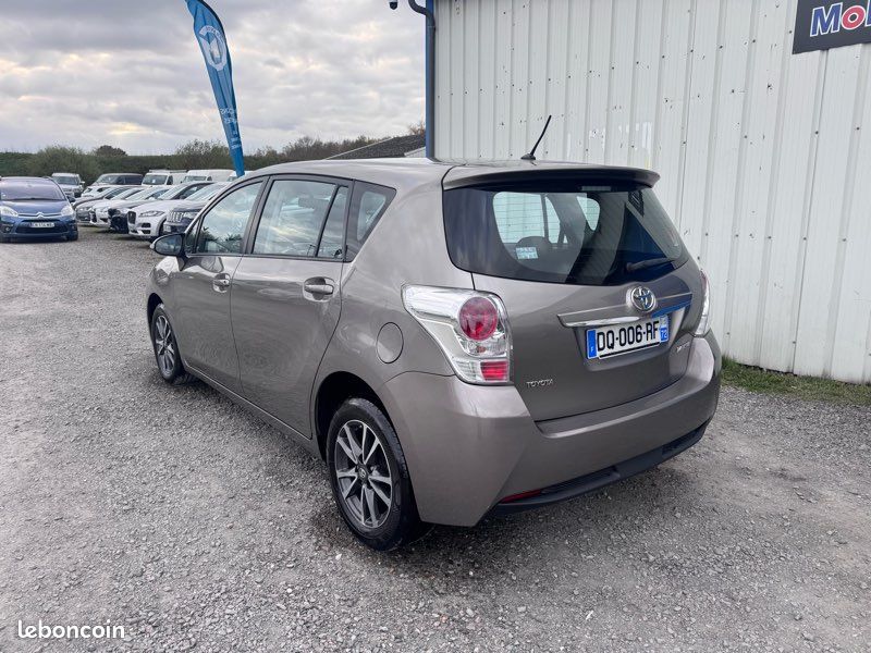 Toyota Verso 1.6 D4-D 112ch Design (image 3)