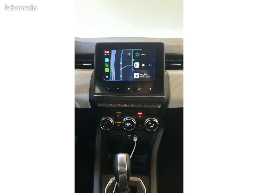 RENAULT CLIO 1.6 E-Tech Hybride - 140 / Boîte Auto / Limited / Suivi / Carplay / Garantie (image 8)