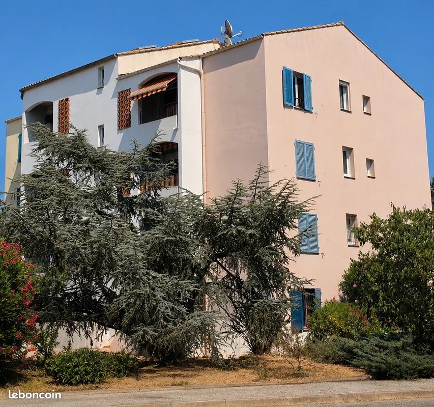 Parking 4 pièces 100 m² · à Hyères · 100 m² · 325 000 €