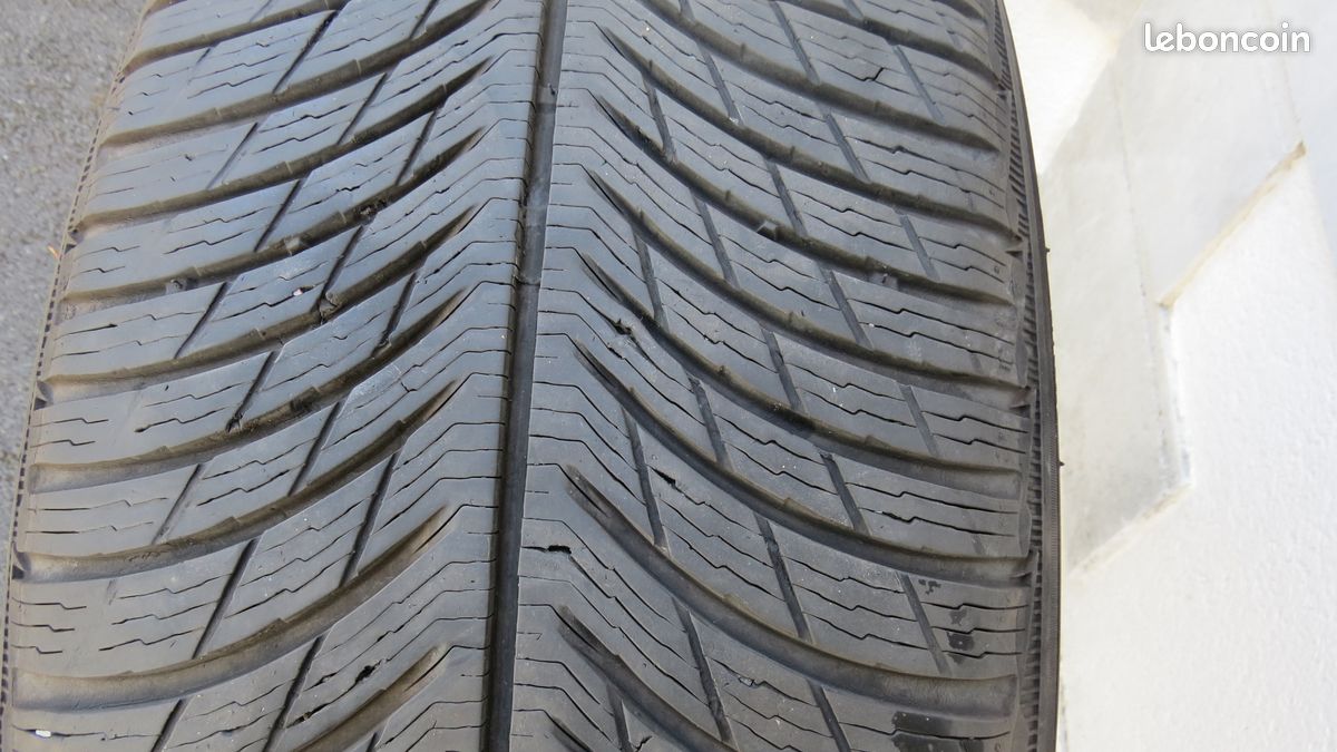 Pneu hiver michelin 235x50r19 103h (image 1)