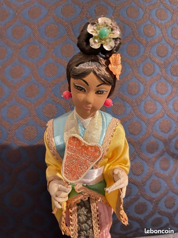 Lot De 2 Anciennes Poupées Asiatiques - Collection Vintage