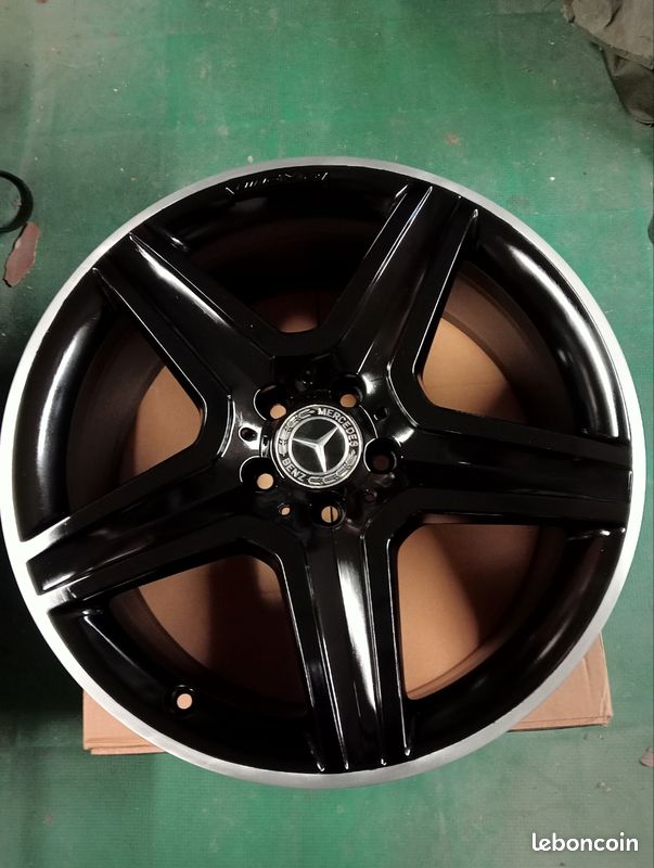 Jantes 19 pouces Mercedes AMG GLA (image 1)