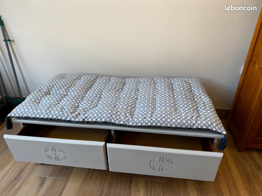 Banquette en teck gris clair avec son coussin (image 2)