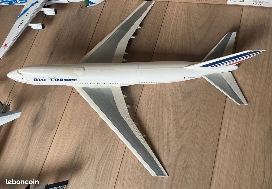 Lot de 11 blisters pour modélisme avion KYOSHO - Modélisme
