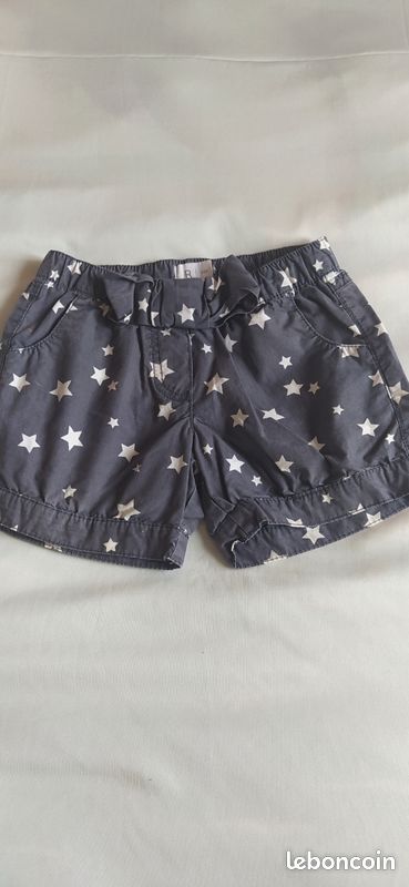 Lot De Vêtements Enfant : 4 Shorts + 1 Robe - Taille 4/5 Ans, Occasion Très Bon état