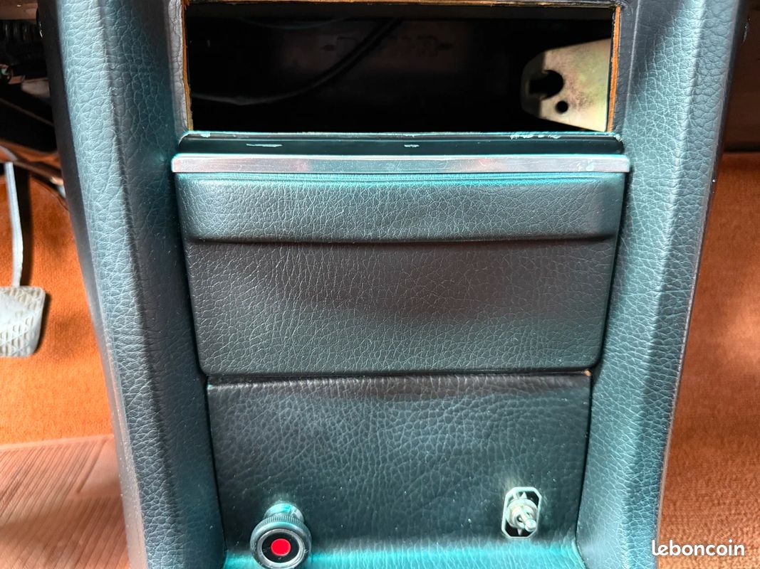 MERCEDES 230 TYPE W114 120ch BVM 5 2.3 (image 15)