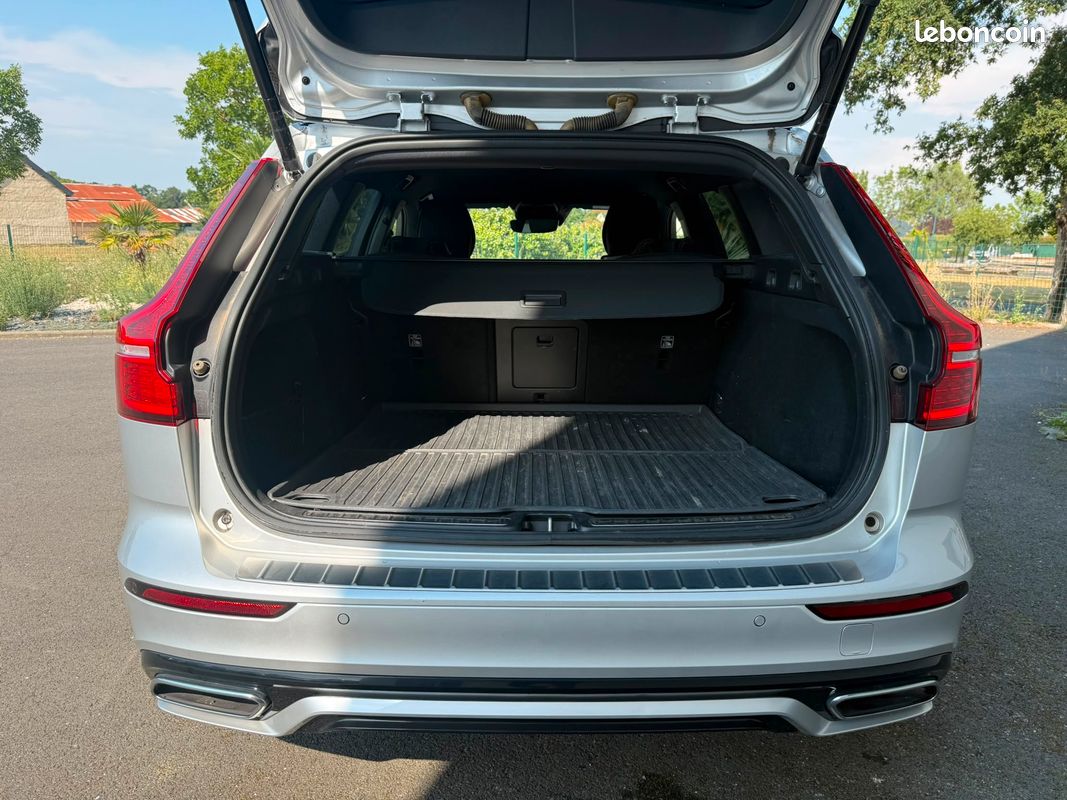 VOLVO V60 - B4 - 2.0 - 197 ch - Finition PLUS STYLE DARK - TVA RECUPERABLE (image 5)