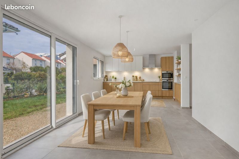 Maison 6 pièces 144 m² · à Saint-Genis-Pouilly · 144 m² · 720 000 €