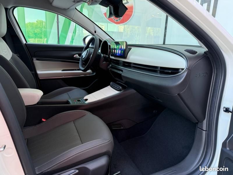 Fiat 600 e 156ch 54kWh La Prima (Certinergy 6100 déduit) (image 17)