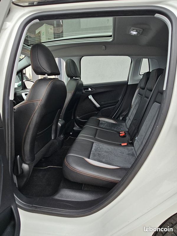 PEUGEOT 2008 1.2 PureTech 110ch (image 8)