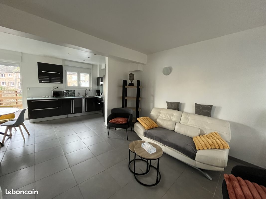 Maison 5 pièces 100 m² · à Dunkerque · 100 m² · 2 045 €/mois