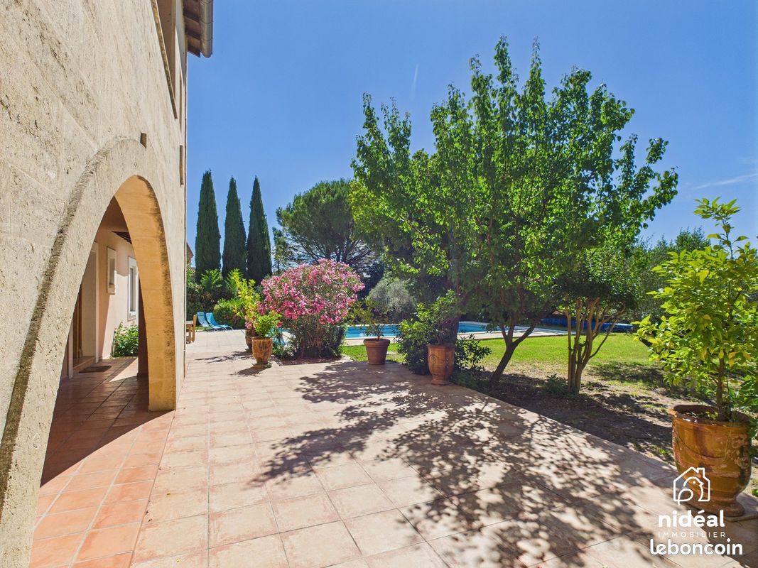 Maison 6 pièces 230 m² · à Sommières · 230 m² · 749 000 €
