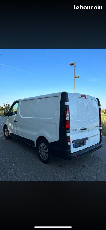 Renault trafic 2.0 120cv grand confort 13.325HT GARANTIE 12MOIS (image 4)