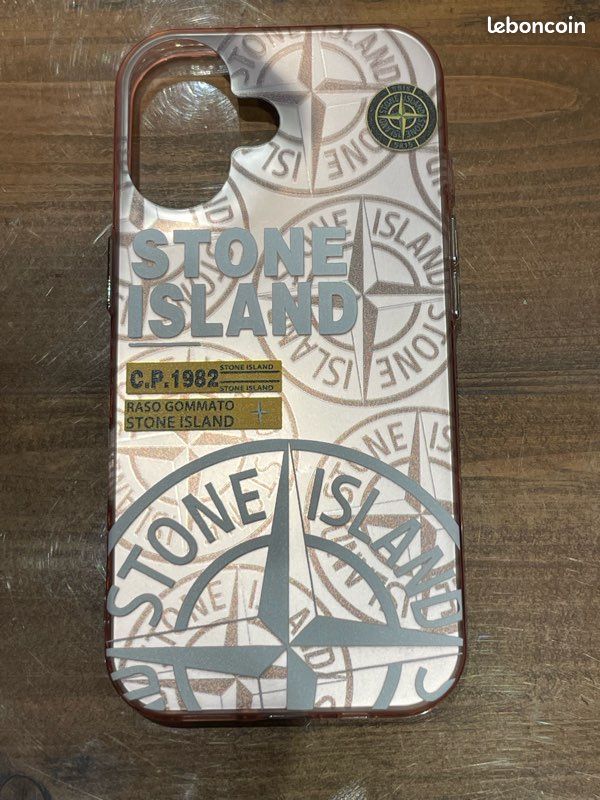 Coque Transparente Stone Island Pour IPhone 17 - Modèle Avec Personnage Rosie - Neuf