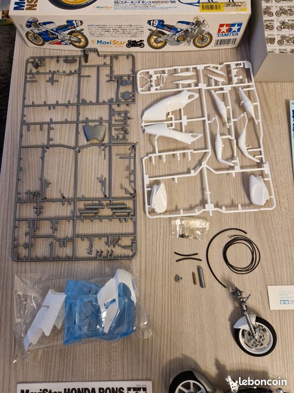 Maquette Moto Tamiya 1/12 – Movistar Honda Pons NSR 500 '98, Kit N°14072, Neuf