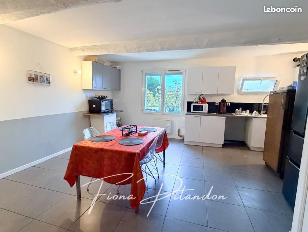 Immeuble 8 pièces 142 m² · à Lauris · 142 m² · 249 000 €