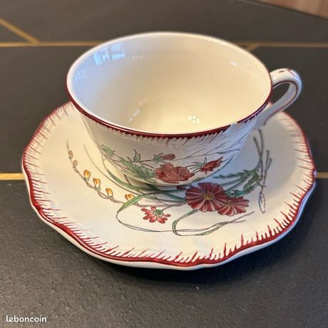 Tasse à Moka Antique en Faïence, France, Opaque De Sarreguemines, Décor Floral Rose - France