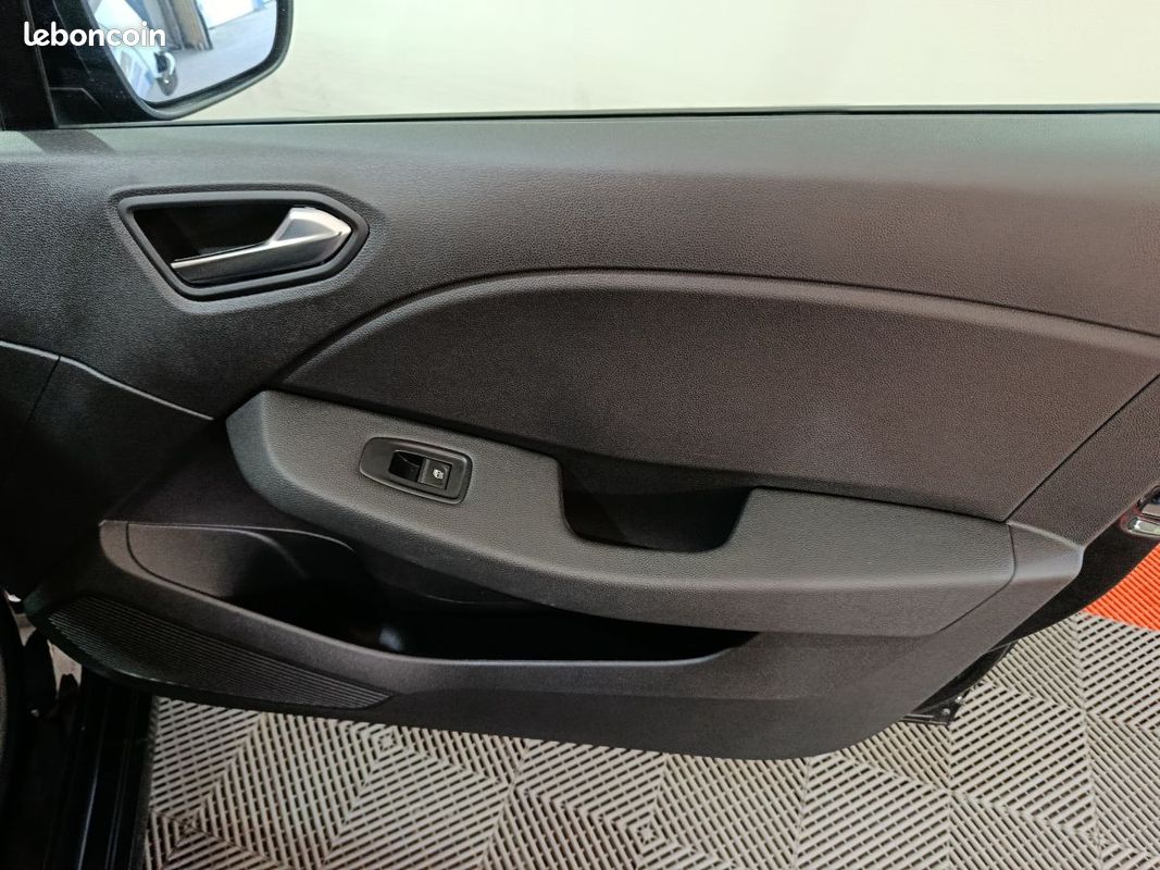 Renault Clio (5) Evolution Blue dCi 100 -25 (image 41)