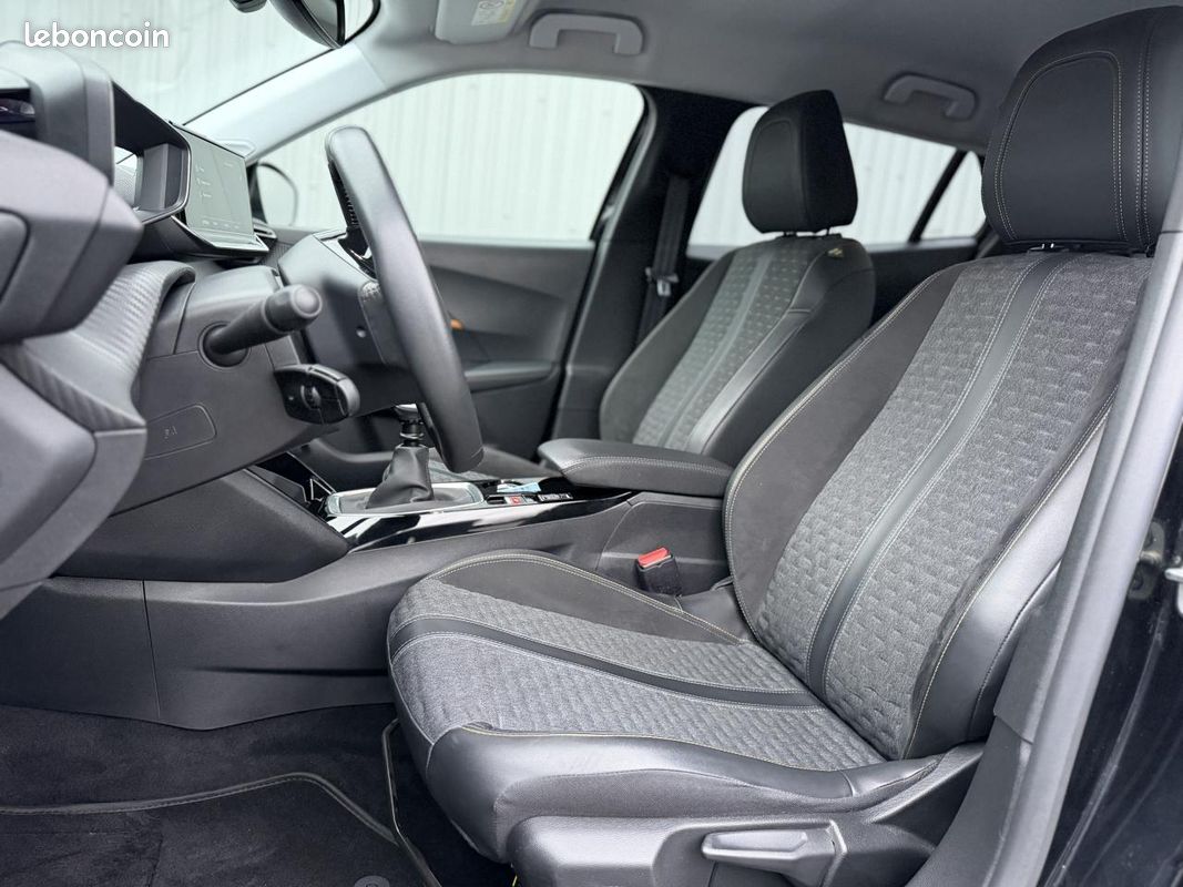 PEUGEOT 2008 1.2i PT S&S 130 Roadtrip (image 8)