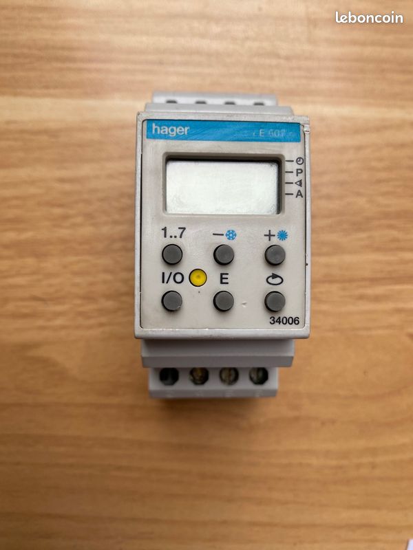 Interrupteur horaire électronique compact 1 voie sur... - HAGER EG010 Interrupteur horaire électronique compact 1 voie sur... - HAGER EG010