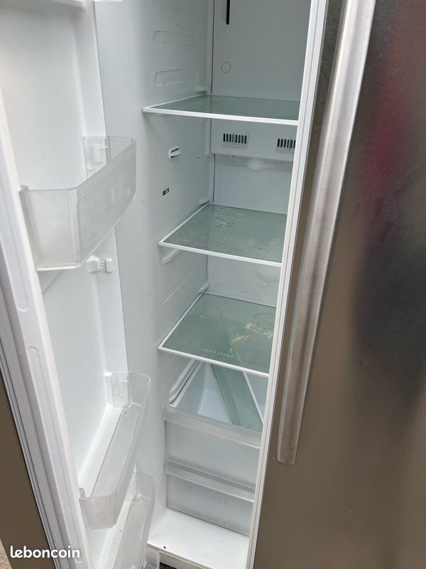 Lot de pièces détachées pour frigo congélateur VALBERG SBS 510 A+ (image 1)