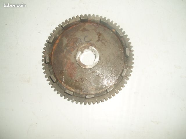 Moteur amc cloche inferieure fonte embrayage (image 1)