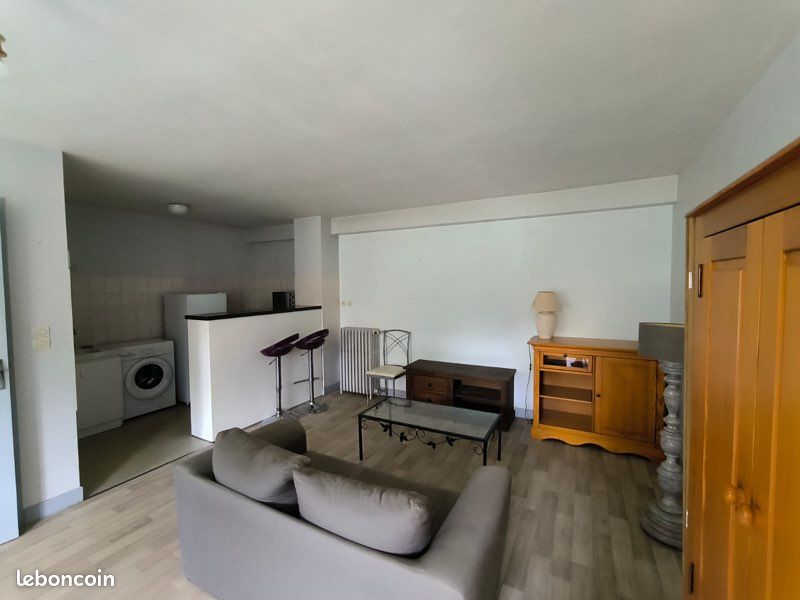 Appartement 1 pièce 38 m² · à Issoudun · 38 m² · 420 €