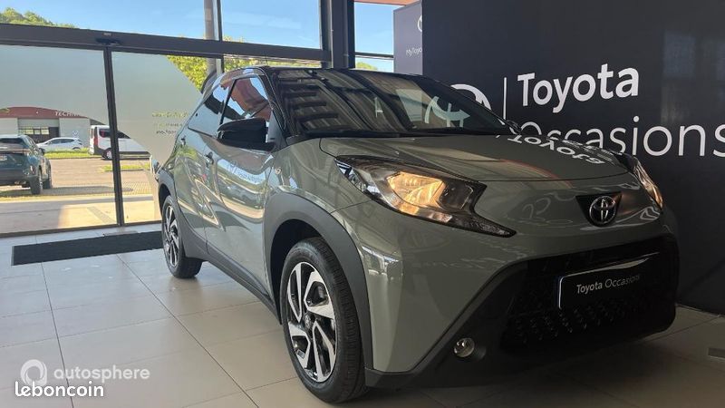 Toyota Aygo X 1.0 VVT-i 72ch Design MY24 (image 3)