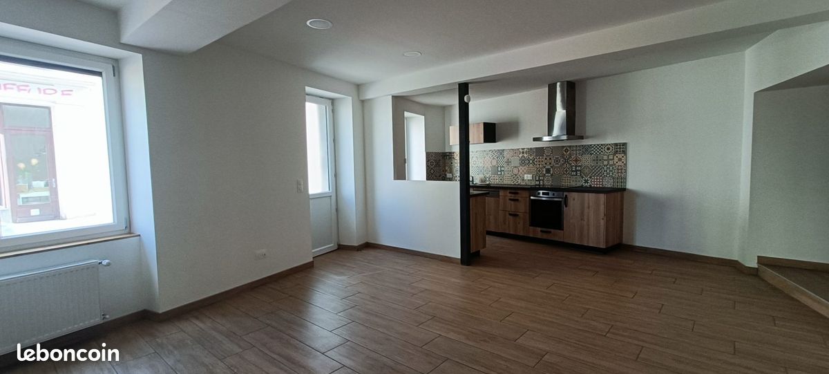 Maison 4 pièces 95 m² · à Nervieux · 95 m² · 680 €/mois