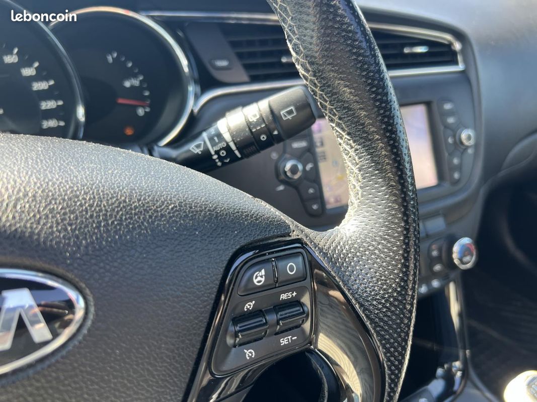 KIA PROCEED 1.0 T-GDi 120 II COUPE GT Line (image 20)