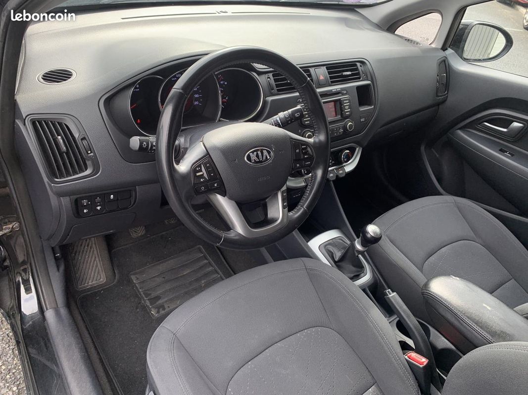 KIA RIO 1.2i 85 CH Style (image 9)