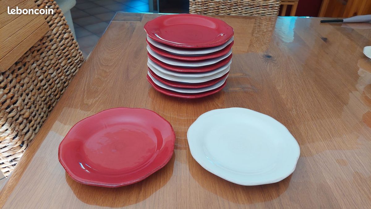 Service à café vintage + Assiettes à dessert+ 2 Théières le tout de la marque Country Corner (image 3)