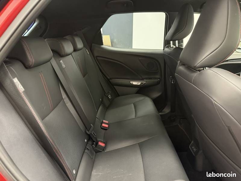 Lexus LBX 2WD Emotion (image 23)