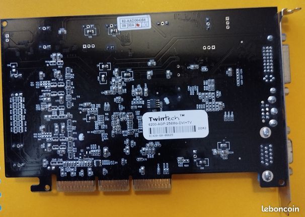 EVGA GF6200 Carte graphique Nvidia 512MB DDR2 AGP DVI