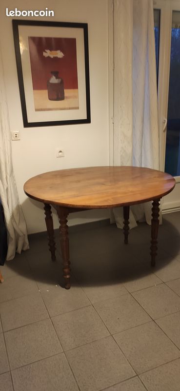 Belle table ronde merisier massif avec 2 abattants, diamètre 120 cm (image 1)