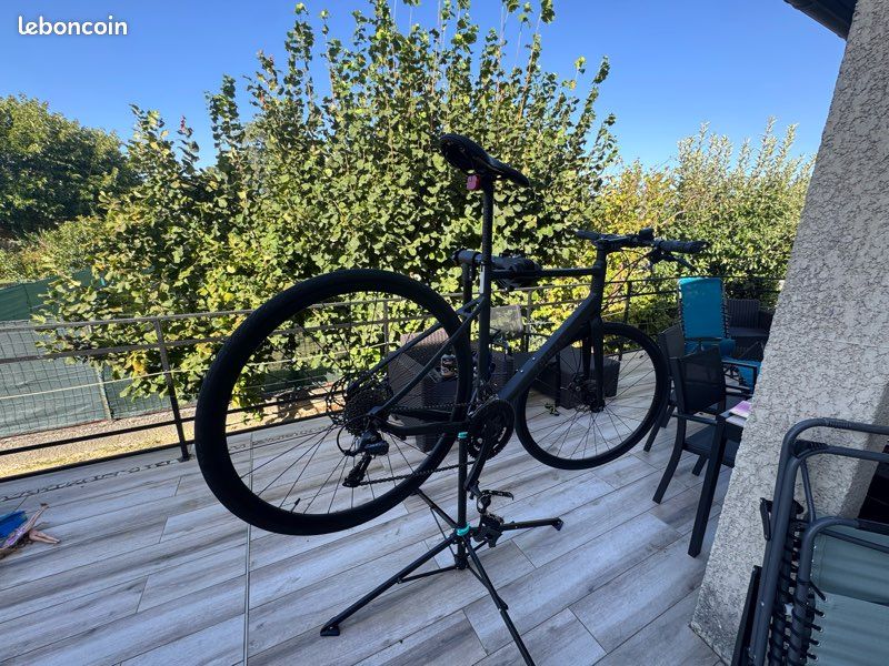 Triban RC 500 Flat bar (image 1)