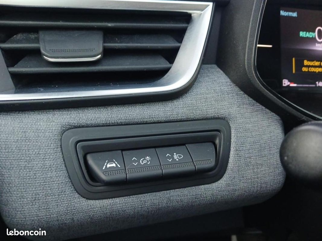 Renault Clio 1.6 E-Tech 145ch full hybrid Evolution (image 28)