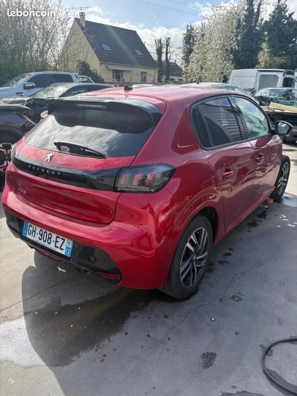 Peugeot 208 1.2i PureTech 12V S&S - 100 RETOUR DE VOL (image 4)