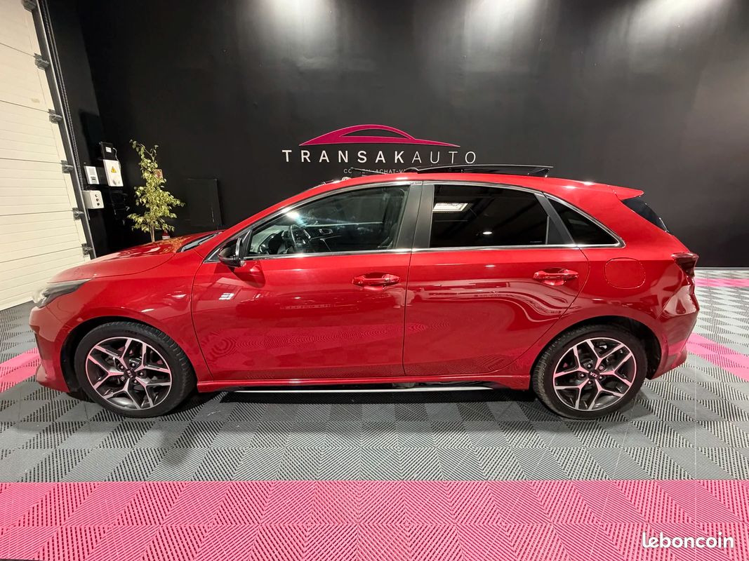 Kia CEED 1.4 140 GT Line Premium FULL ENTRETIEN KIA / TOIT OUVRANT / VOLANT CHAUFFANT (image 2)