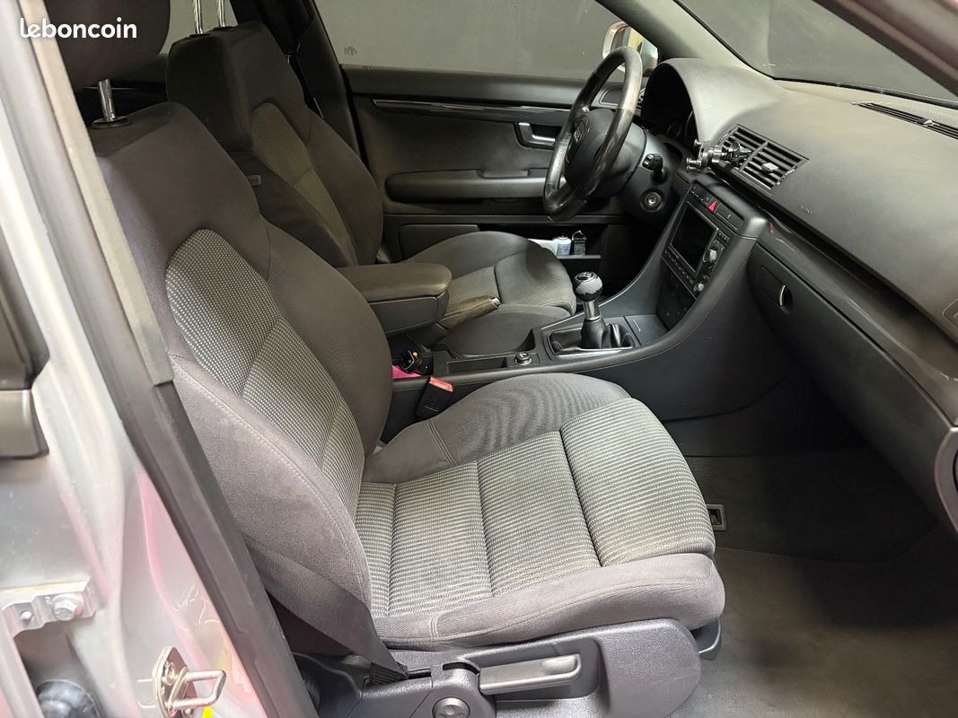 AUDI A4 A4 1.9 TDI S-Line / Carnet complet (image 19)