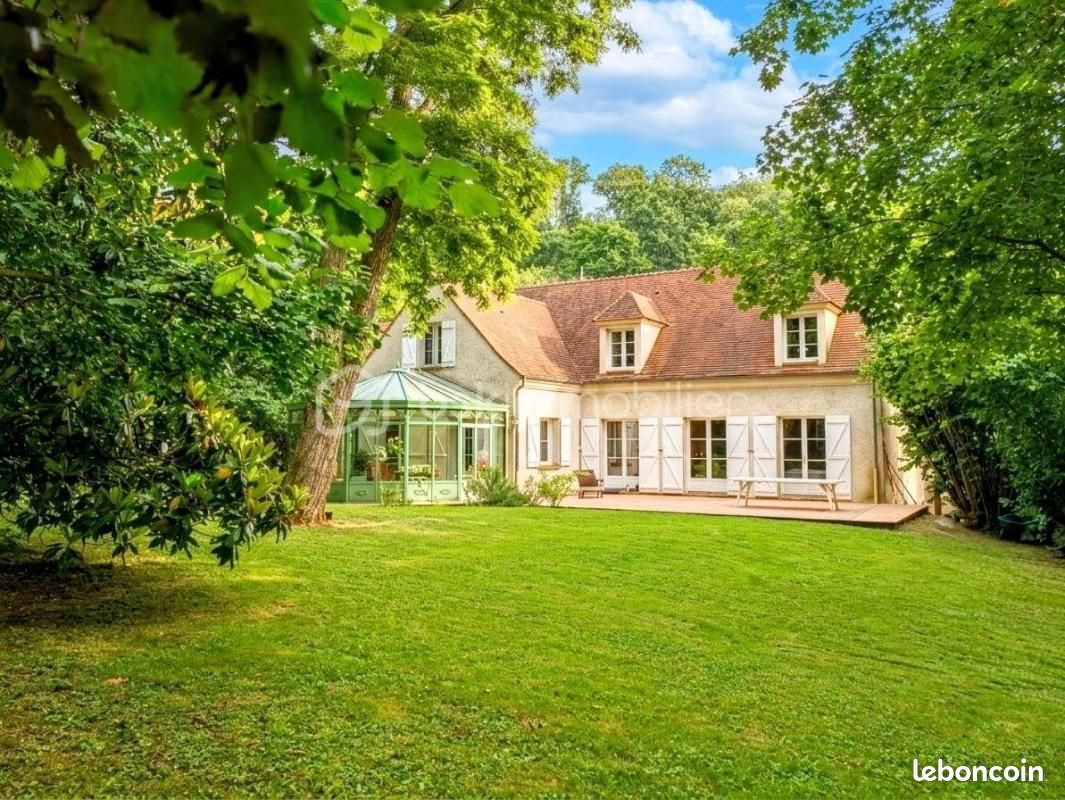 Maison 8 pièces 225 m² · à Neauphle-le-Château · 225 m² · 845 000 €