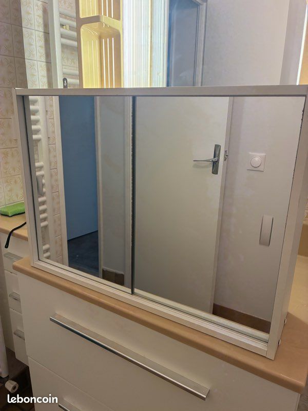 Armoire de toiletté vintage (image 2)