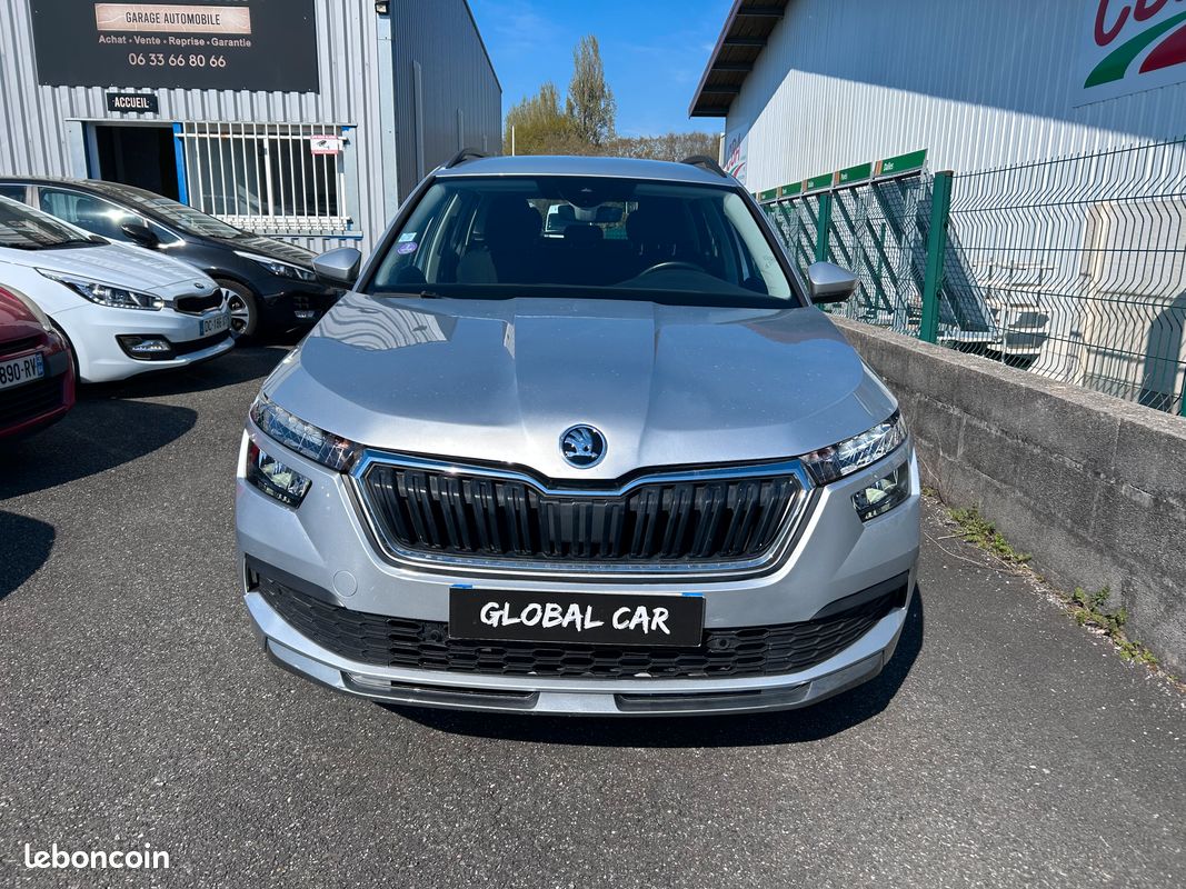 Skoda Kamiq 1.0 TSI 95ch Ambition Cockpit - 1ERE MAIN 27.800KMS- TVA Récupérable 12 075 HT (image 2)