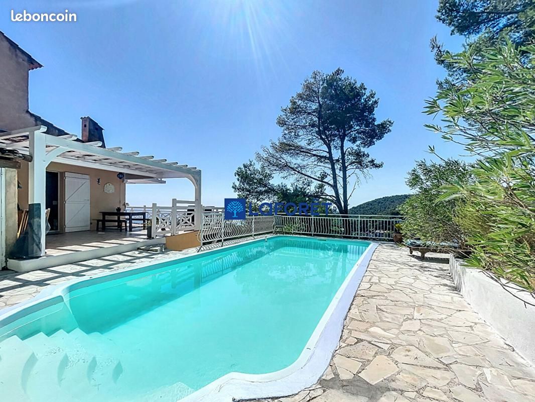 Maison 4 pièces 119 m² · à Carqueiranne · 119 m² · 888 000 €