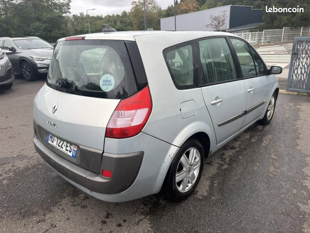 Renault Scénic II (J84) 2.0 16v 136ch Luxe Dynamique (image 4)